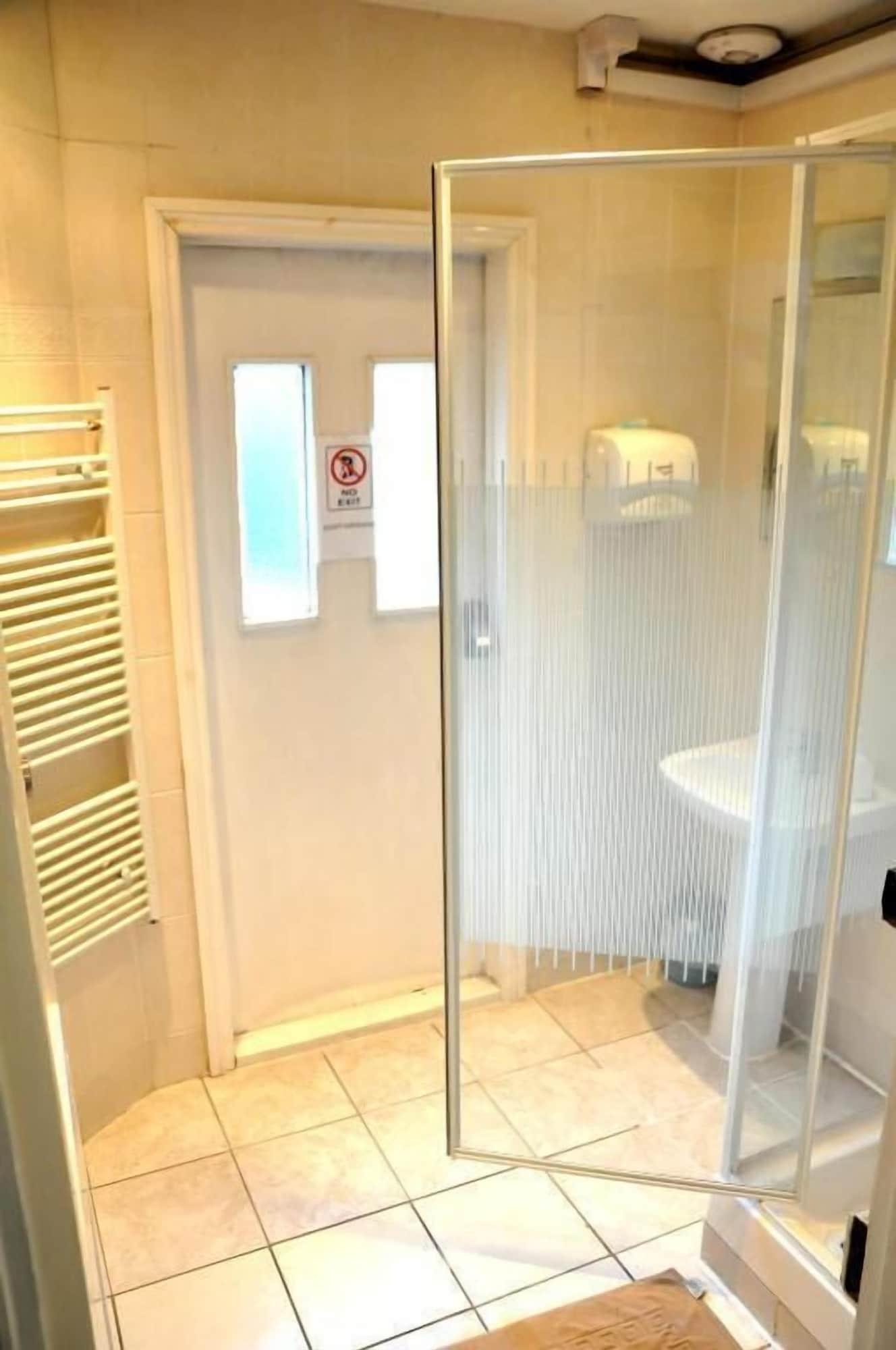 לונדון Caspian Hotel מראה חיצוני תמונה